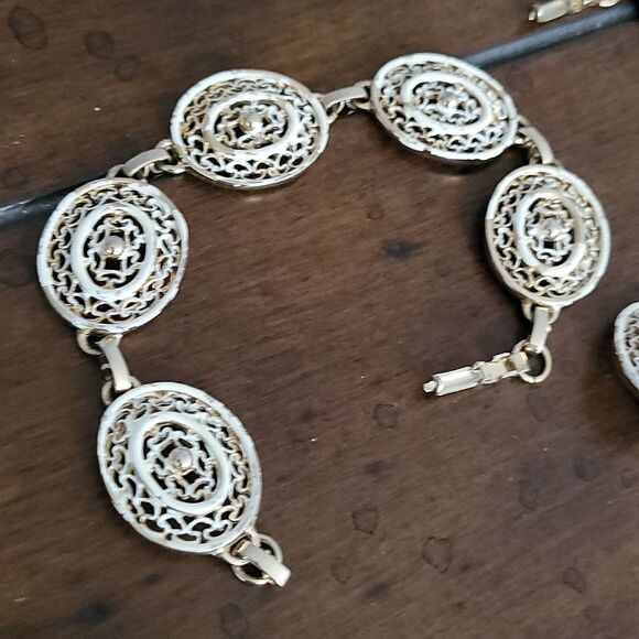 VINTAGE SET!! - Picture 2 of 6